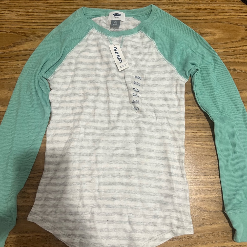 Old Navy children’s long sleeve tee